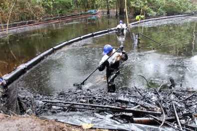 CAUSEOilSpillContaminatedRiver