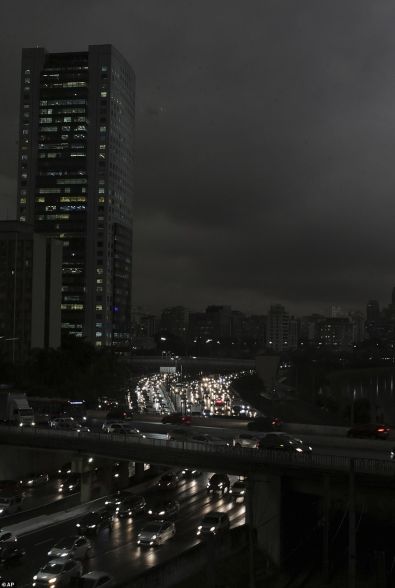 SaoPauloBlackAfternoonSky