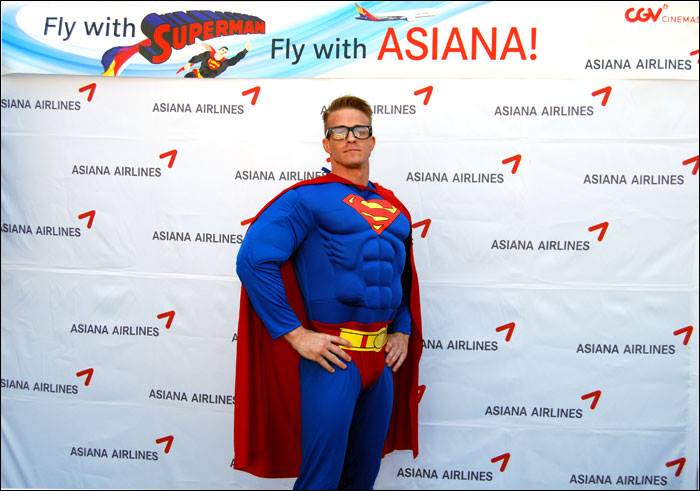 http://www.starfiretor.com/Articles+Reports/PIX/2_SUPERMANAsianaCGVcinemasJune16.2013.jpg